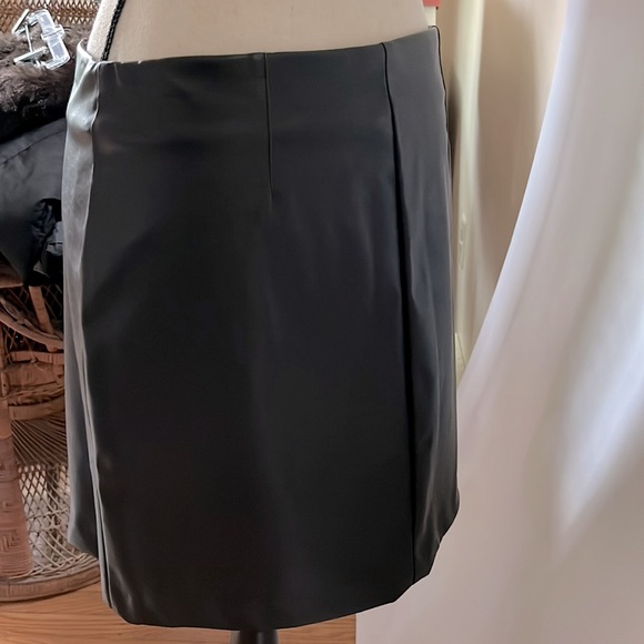 Bar III faux leather skirt - Picture 4 of 8